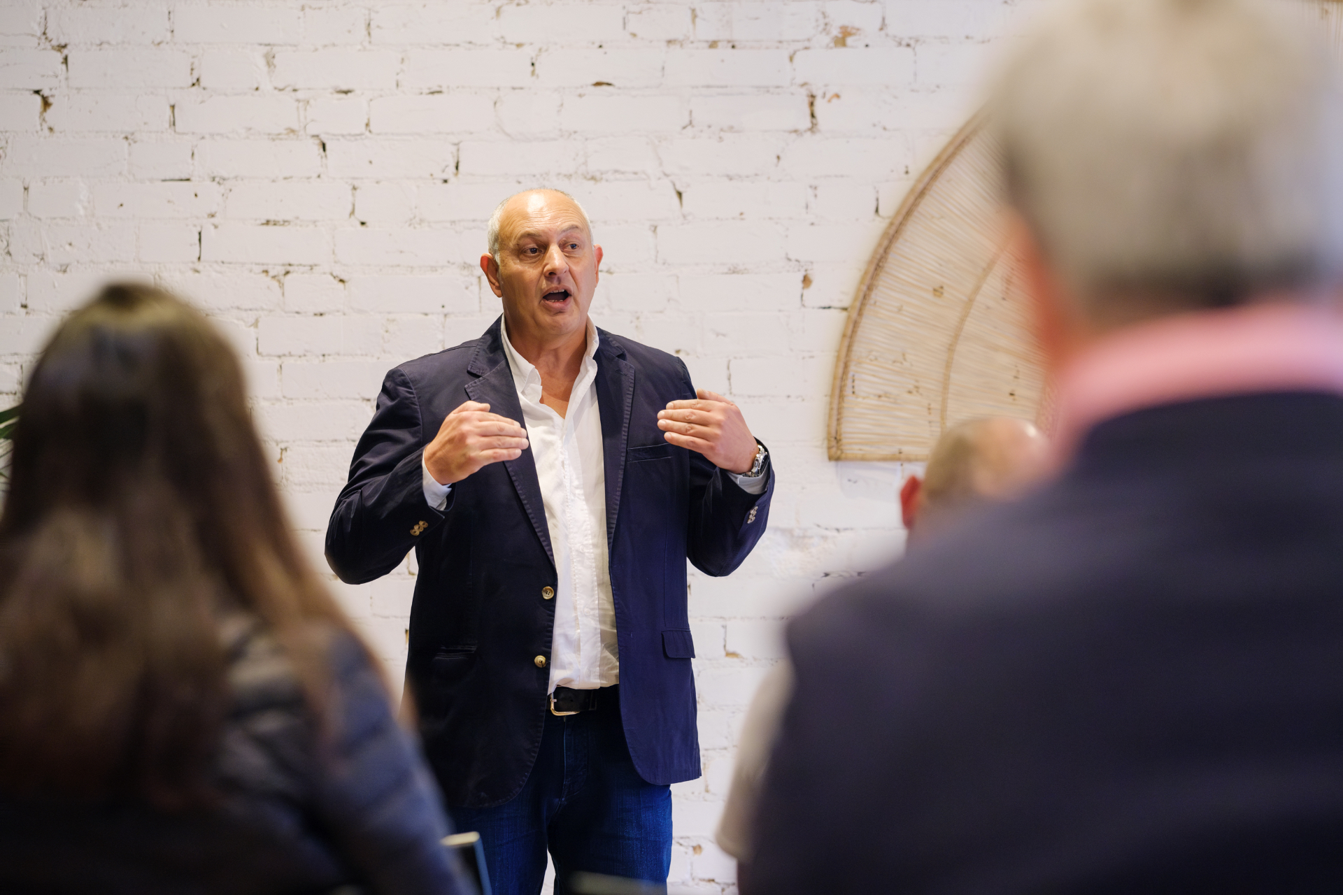 Sean Kiani addressing a private audience
